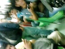 Puta Madura En El Vagon Del Metro