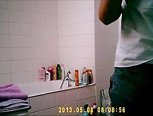 Hidden Cam Sexy Girls In The Bathroom 1