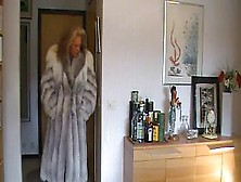 Milf In Furs