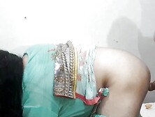 Hot and desi Employe ko boss ne promotion ka bhanay choda - Indian desi Employe and office boss sex video