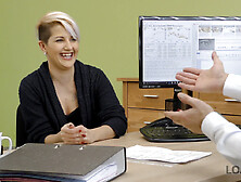 Il Sesso Per Soldi E La Possibilita Che Rende La Ragazza Felice E Ricca