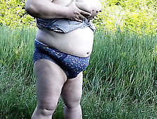 Stepmom undressed in the park and staged a public pissing