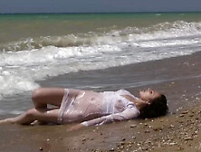 Gorgeous Mermaid Xenobia Washes Her Naked Body In The Sea!