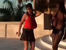 Huge Tits Dancing