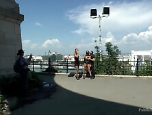 Sklavinnen Fetish Liza Bella Beretta werden gedemütigt und lutschen dabei