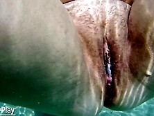 Open twat cream-pie underwater,  sperm inside