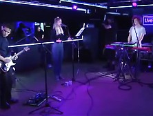 London Grammar Strong Bbc Radio 1 Live Lounge 2013