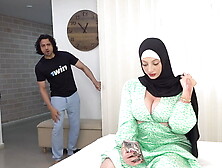 Huge Boobs Muslim Wife Gags On Big Penis And Rough Fucked