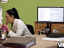 Elis Dark - Hottie Acepta Sexo Por Dinero