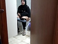 Muslim woman CAUGHT a hidden !!! I take out my large dark meat for my turkish colleague.