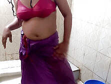 Fun in the washroom with my cousin and her nice pussy