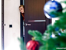 Три лесбиянки вместе встречают Рождество