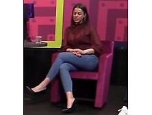 Beauty TV Presenter Into Tight Blue Jeans (21. 04. 21)