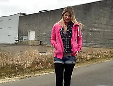 Outdoor Oral Sex beim Parkplatzdate mit Parkplatzluder19