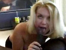 Attractive Leah Gets Pussy Fingered