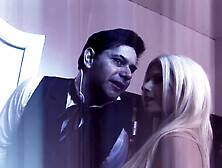Victoria Rush and Luna Luxx are two milfs who get it on