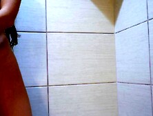 Tickling My Cunt With Showerhead Makes Me Leak