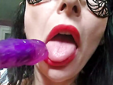 Lauras Dildo Fun