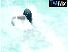 Bharti Jha Butt,   Breasts Scene  in Do Haseena