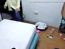 Sorprendida masturbandose