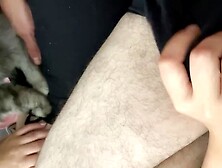 Ci masturbiamo vestiti e lei viene