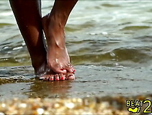 Giggles' Feet Get Wet At The Beach On Beat2FeetCom