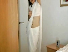 Desi Chick Neha Dance And Remove Saree