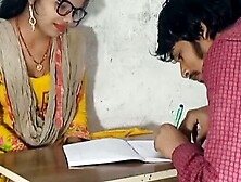 Chuppi Todo! Student Ne Youthful School Mistress Ki Phone Sex FILM