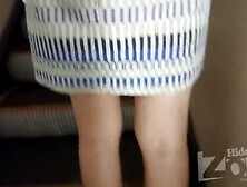 zaglyanul-i-uznal-chto-u-devushki-pod-yubkoy. mp4