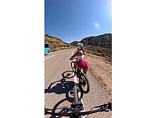 V&eacute;lo t&ecirc;te dans le guidon