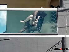 FLAGA CASAL FOI FILMADO FAZENDO SEXO NA VARANDA.