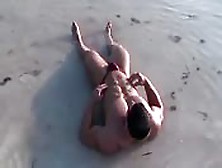 Sexy Bodybuilder In Spiaggia