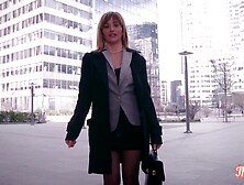 Ava is a lascivious mother i'd like to fuck who loves to widen her legs wide open to get banged hard