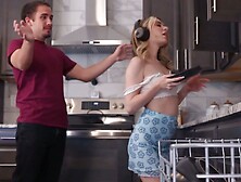 Hot stepsister ordered dick like pizza