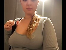 Crazy squirting while training in the gym