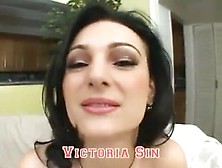 Victoria Anal Gangbang !!!