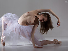 Natural Tits Ksyuha Zavituha Doing Nude Gymnastics