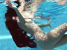 Andreina De Luxe Underwater Latina