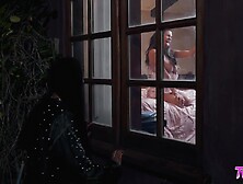 Kira Noir,  Autumn Falls - The Goth Next Door