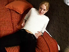 Julia Youngster Cunt bearbeitet und angespritzt in Hannover