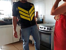 ENTREGADOR DE APLICATIVO TRANSANDO COM GOSTOSAS QUE PEDIU LANCHES (