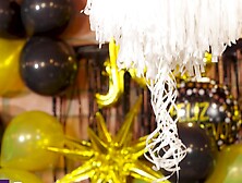 Año nuevo 2025 - Mi jefa me invita a su casa y me comparte su coño junto a su esposo