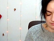 Brunette amateur babe chatting on webcam solo show