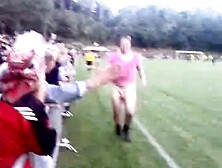 Guy dared to go streaking