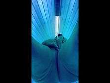 Sexy Wet Vagina While Tanning