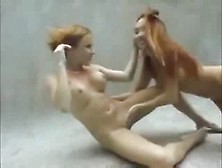 Lesbian Pussy Eating Under Water