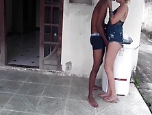 Tava Lavando A Roupa Qdo Meu Marido Resolve Comer Minha Buceta.  Completo No Red.  7 Min