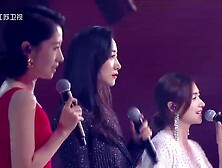 红色高跟鞋 韩雪x万茜x刘敏涛 千万直拍 个人SOLO舞台 乘风破浪的姐姐 不是 三位 姐圈霸道女总裁成团  大姐的表情管理是想笑死我迈 好可爱