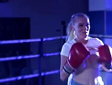 With sparkling eyes,  Rose devours Luna...  - Jacquie et Michel TV