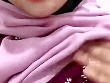 Bu Guru Viral Birahi Colmek Di WC Skolah